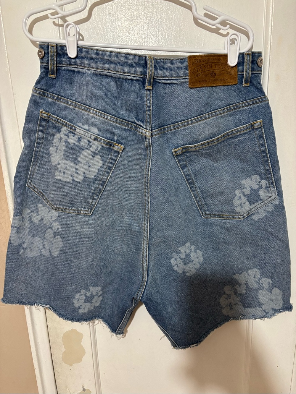 DENIM TEARS JEAN SHORTS MENS 100% AUTHENTIC. - Picture 2 of 16